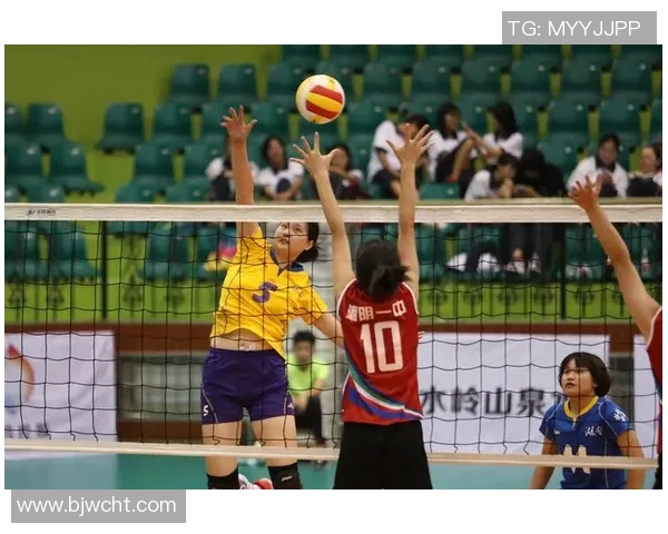 赛后分析:上海排球队与成都排球队技术对决的精彩瞬间与战术解析 赛后分析:上海排球队与成都排球队技术对决的精彩瞬间与战术解析