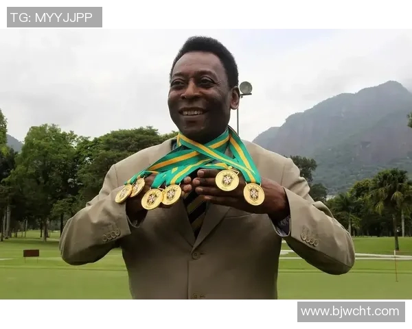 贝利去世追悼会众多足球明星齐聚缅怀传奇球王