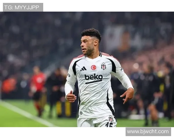 张伯伦回归阿森纳的意义与影响分析及其在球队中的角色探讨 张伯伦回归阿森纳的意义与影响分析及其在球队中的角色探讨