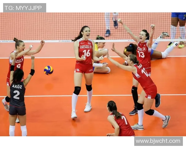 排球盛宴：深入解析上海排球队的战术布局与训练秘诀