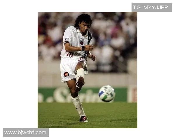 足球明星因表现不佳被球队辞退的背后故事与影响分析