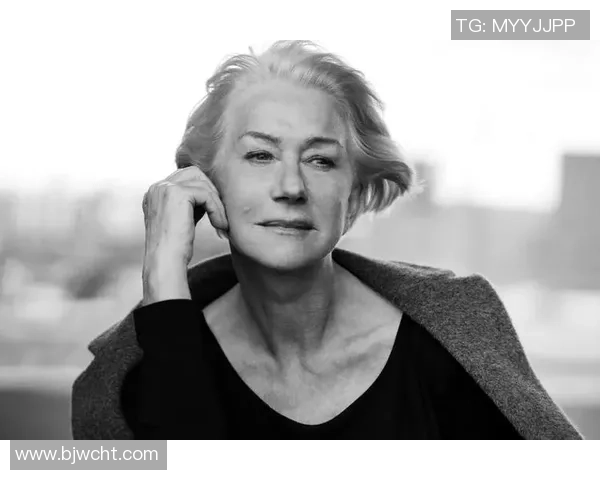 足球明星女友素颜照曝光自然美丽引发网友热议与赞叹 足球明星女友素颜照曝光自然美丽引发网友热议与赞叹