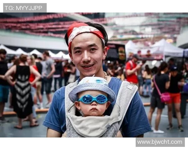 足球明星挑战汉堡极限踢球视频引发网友热议与欢笑 足球明星挑战汉堡极限踢球视频引发网友热议与欢笑