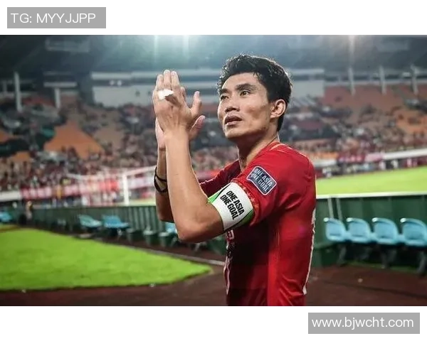 足球明星时尚新宠揭秘他们佩戴的眼镜如何成为潮流风向标