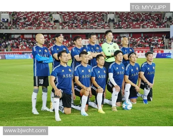 足球明星照片卡的魅力与收藏价值探讨及其对球迷文化的影响