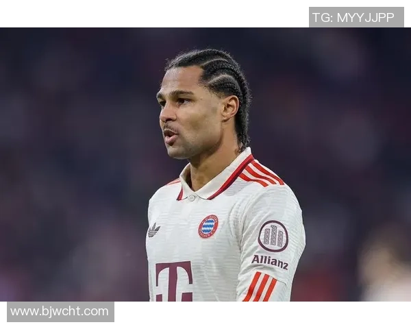 足球明星白人扎小辫的独特风格与赛场魅力揭秘 足球明星白人扎小辫的独特风格与赛场魅力揭秘