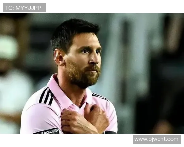 足球明星特帅照片展现运动魅力与个人风采的完美结合 足球明星特帅照片展现运动魅力与个人风采的完美结合