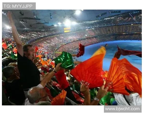 足球明星现场颠球挑战赛精彩瞬间引发球迷热烈欢呼与欢笑