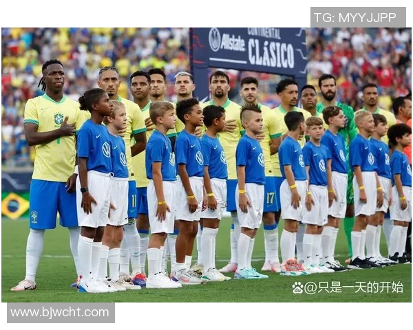 足球明星的震撼登场时刻展现无与伦比的魅力与风采