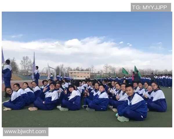 足球明星荣耀时刻高清捧杯瞬间尽显风采与激情